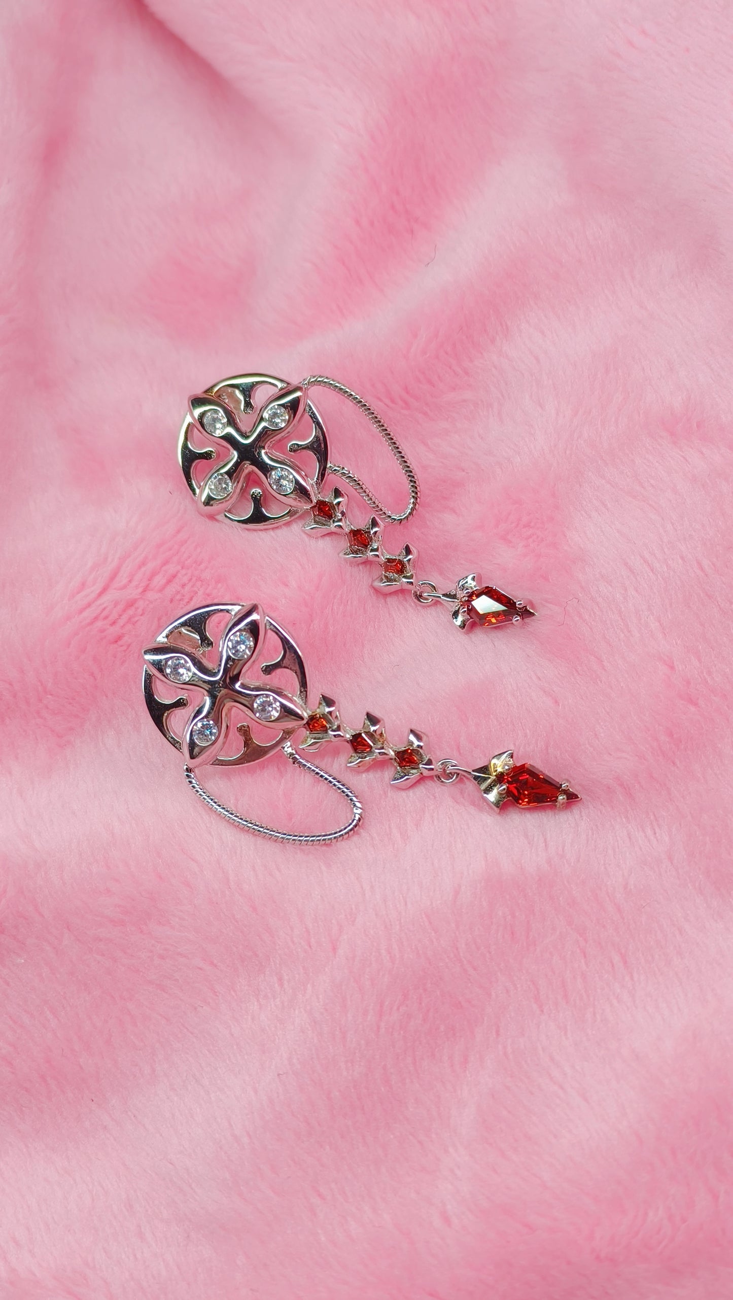 Fatui Earrings - Red